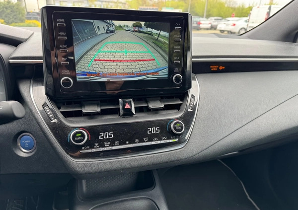 Toyota Corolla cena 56900 przebieg: 188000, rok produkcji 2021 z Gniezno małe 67